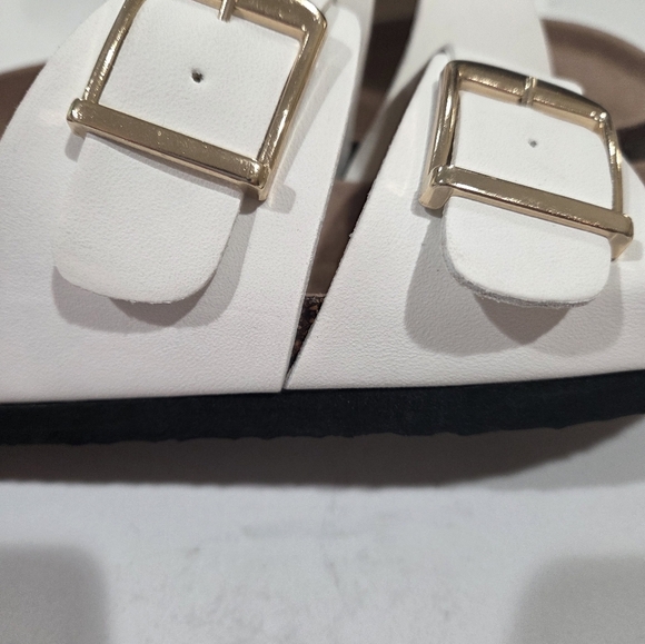 TIME & TRUE Elegant White Double Buckle Sandals - Picture 5 of 8